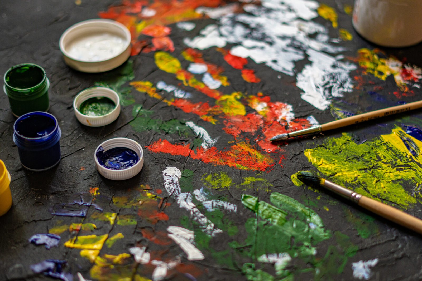 The Unique Visual Language of Abstract Art - iavarts.org